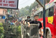 धादिङबेसीको पुच्छार बजार पुलमा चाप: चाडपर्वमा पैदल यात्रु जोखिममा, विकल्पको माग बढ्दो