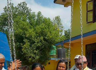 स्वाबलम्बी बहिरा आधारभूत विद्यालयलाई खेलकुद तथा सरसफाइ सामग्री हस्तान्तरण