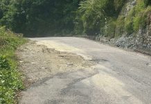 तीन वर्षदेखि भासिएको सडक, चौथो वर्ष लाग्दा पनि उस्तै जोखिम; गत साता तीन दुर्घटना